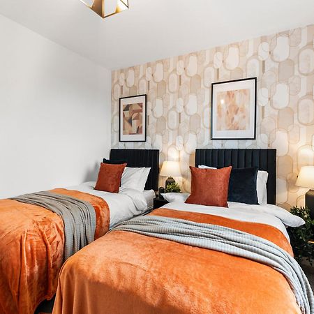 Stylish Two-Bedroom Flat In NWI Buitenkant foto
