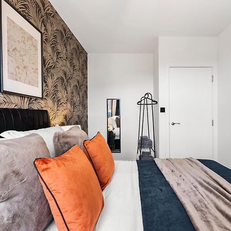 Stylish Two-Bedroom Flat In NWI Buitenkant foto
