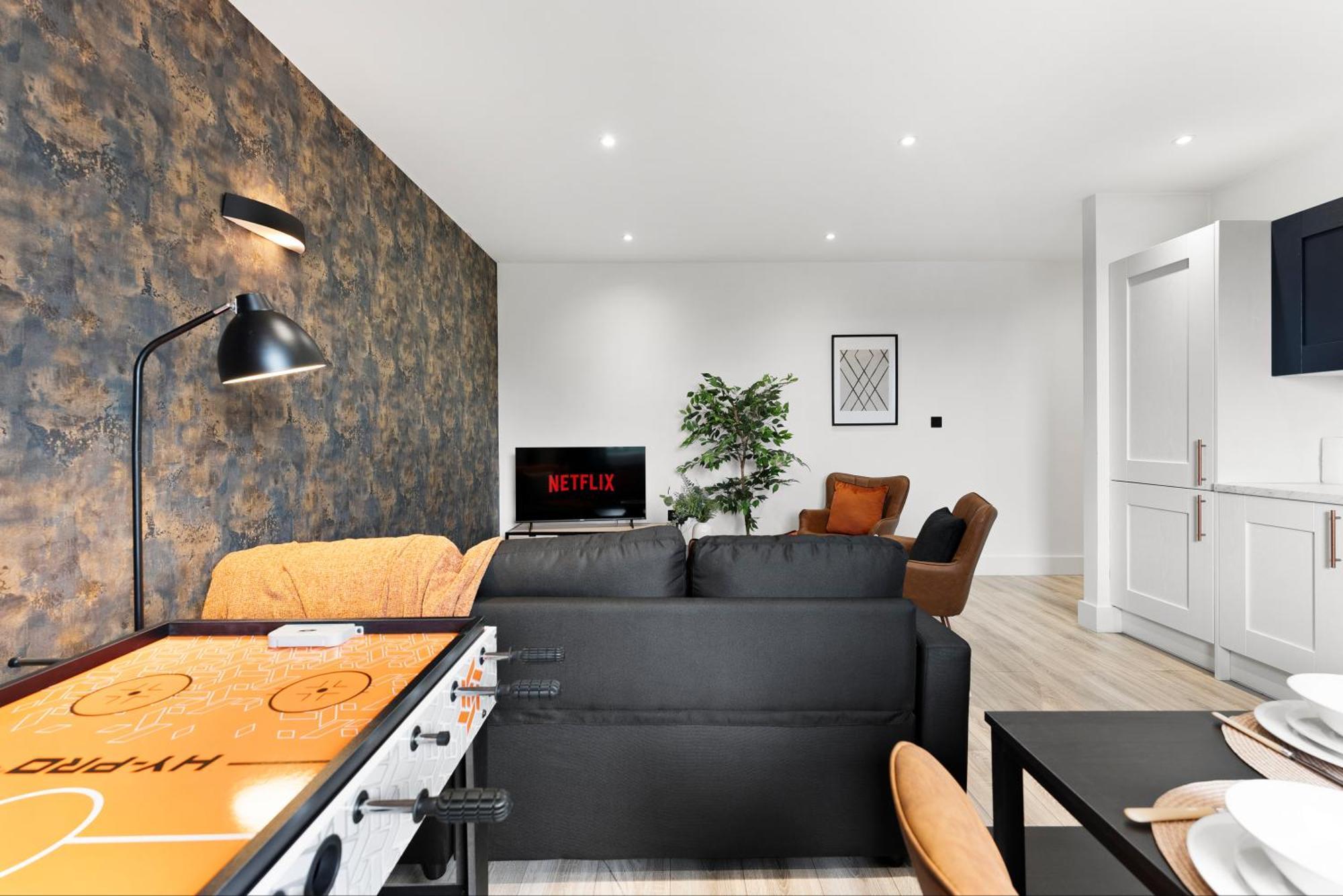 Stylish Two-Bedroom Flat In NWI Buitenkant foto
