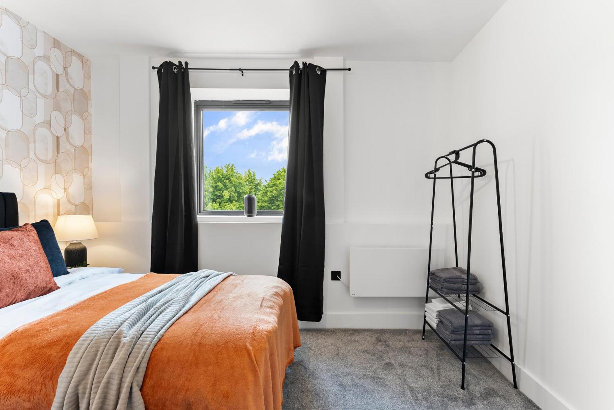 Stylish Two-Bedroom Flat In NWI Buitenkant foto