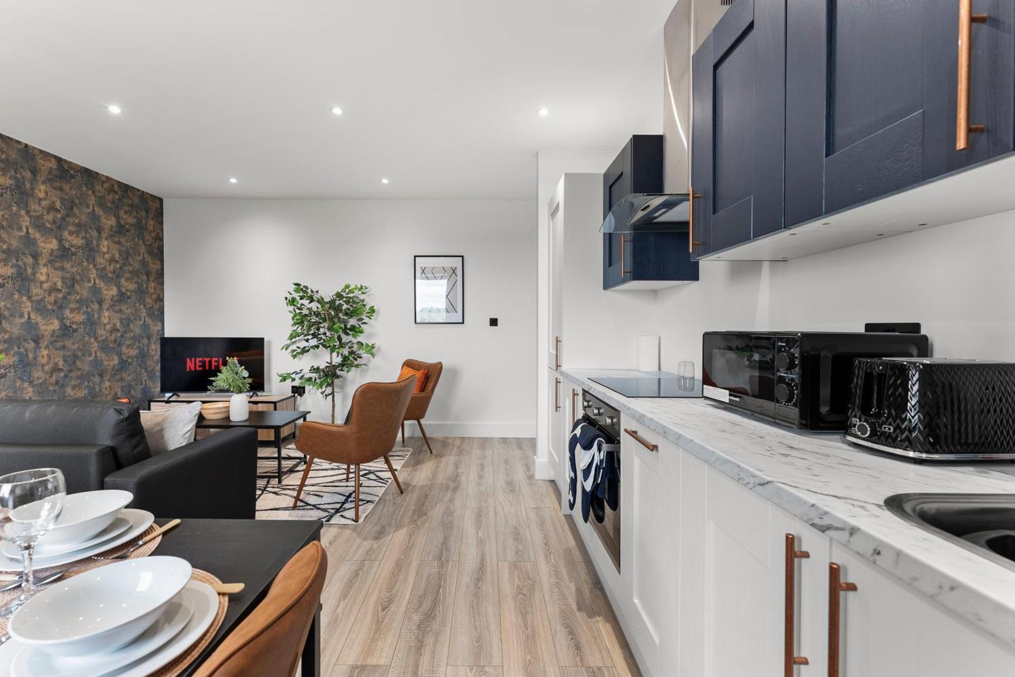 Stylish Two-Bedroom Flat In NWI Buitenkant foto